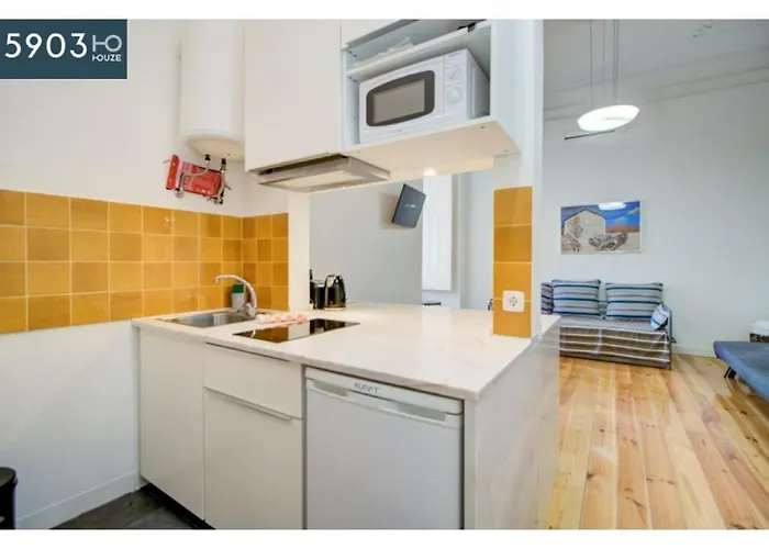 Houze_studio In Alcantara Near Lx Factory